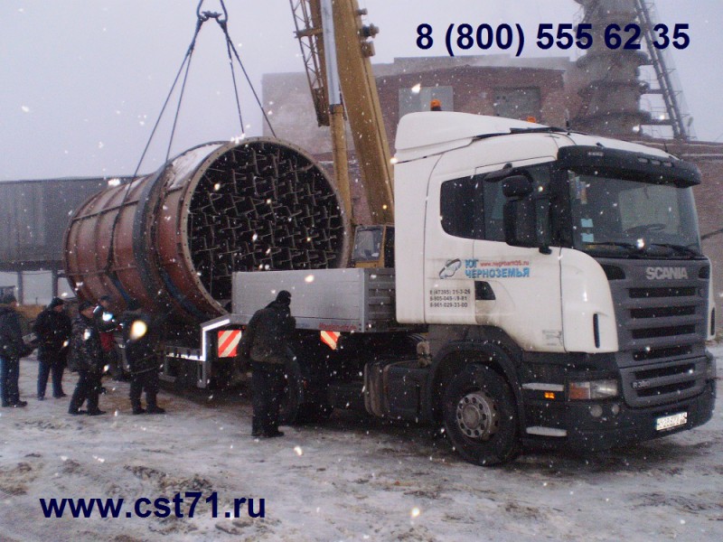 Автокран GROVE грузит емкость 28 тонн